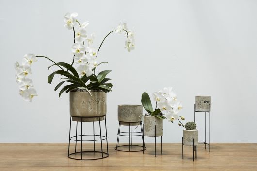Veranda Planter with Stand